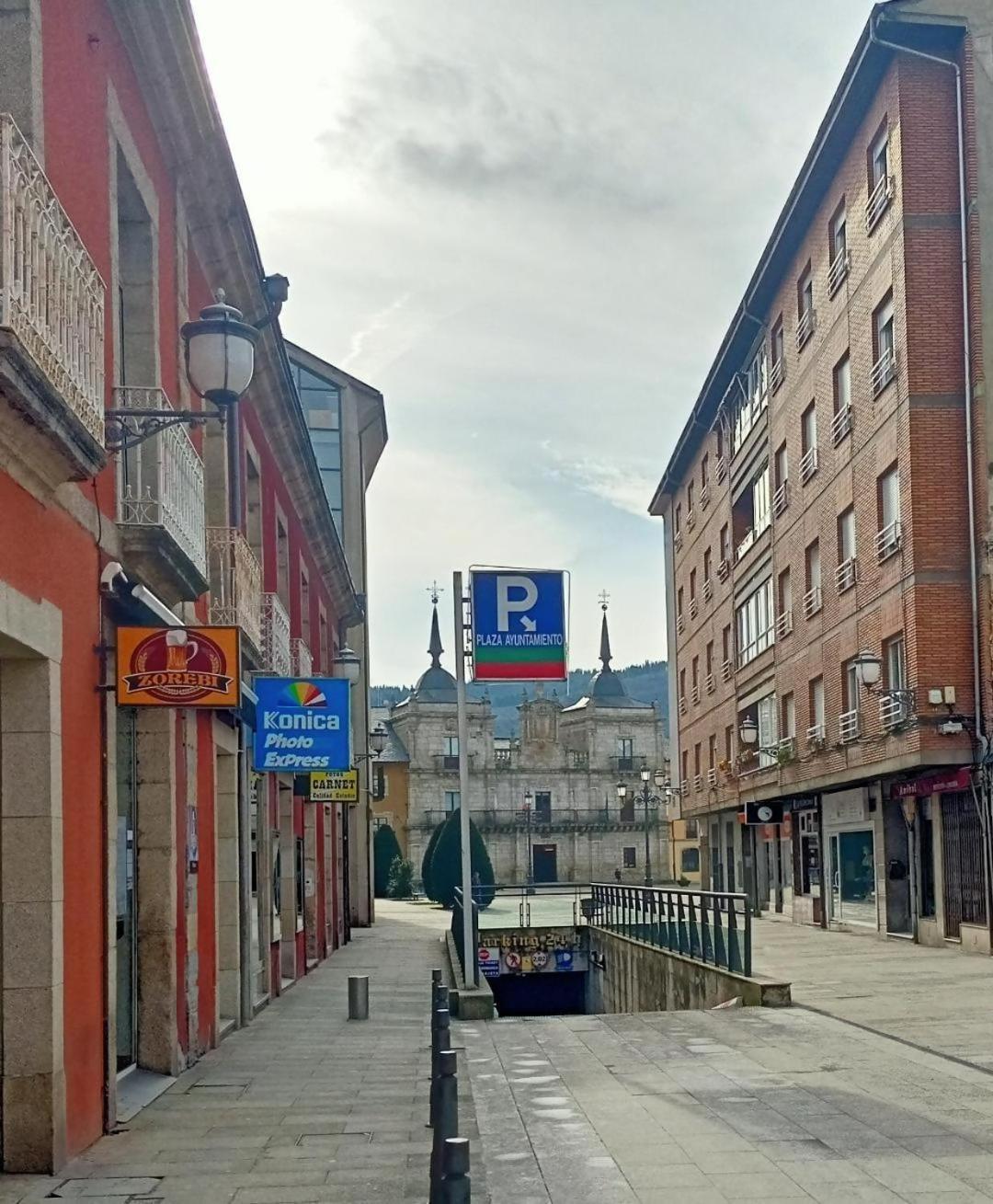 Apartamento Turistico Plaza Del Ayuntamiento Apartment Ponferrada Exterior photo